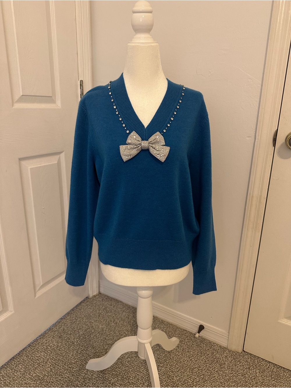 kate spade Teal Blue V-Neck Sweater with Sparkle Bow
